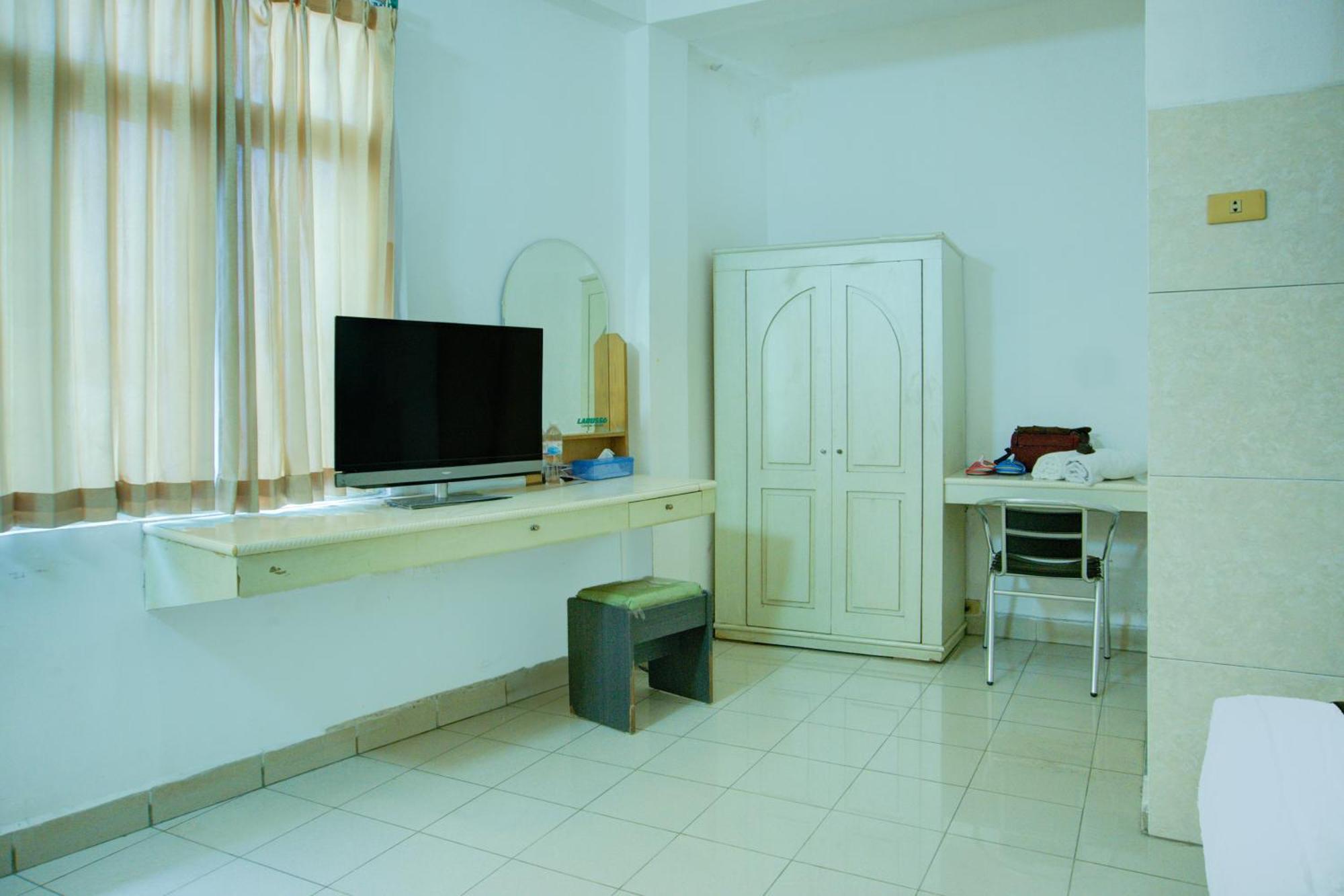 Townhouse Oak Palembang Near Jembatan Ampera Formerly Azzura Hotel Exterior photo