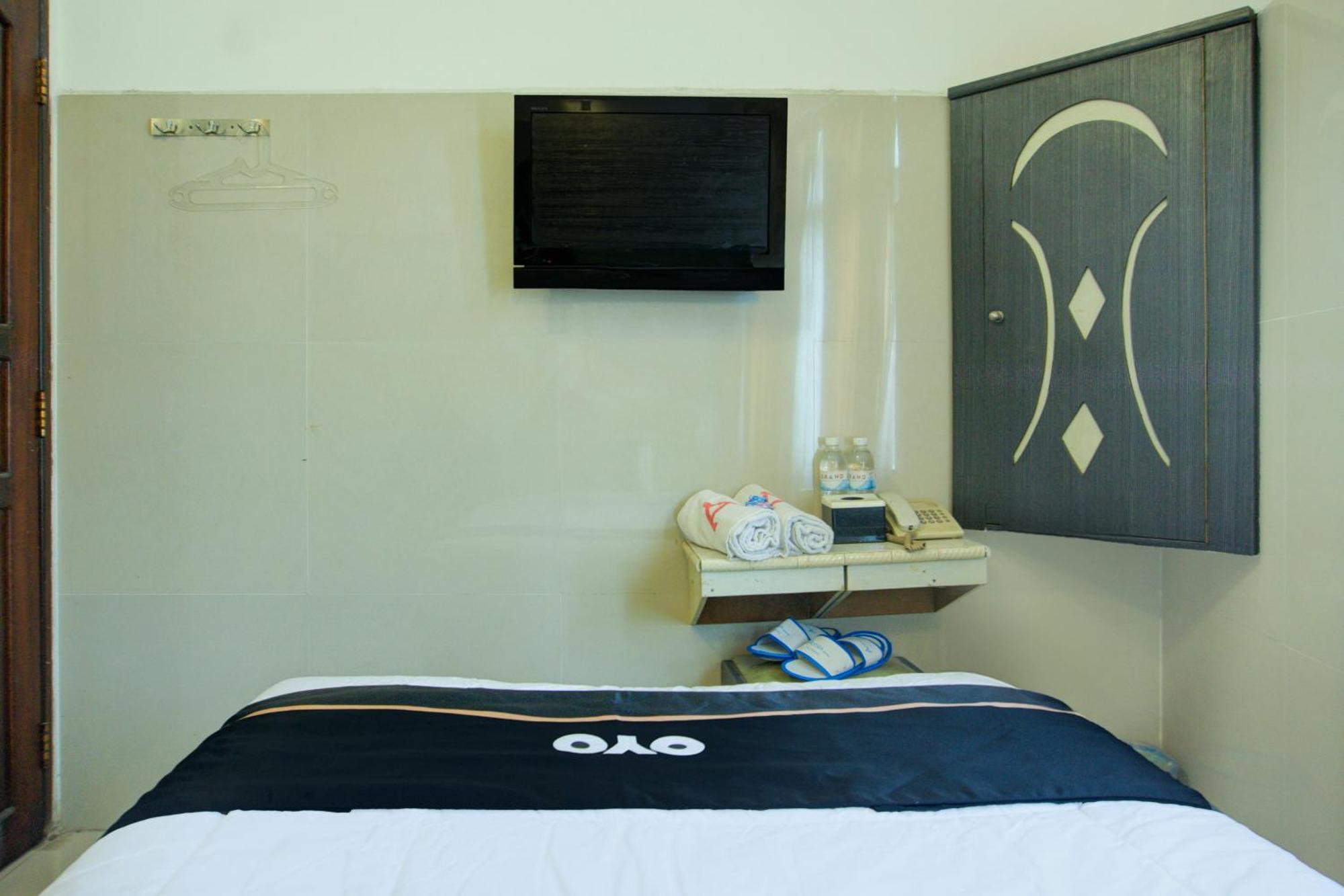 Townhouse Oak Palembang Near Jembatan Ampera Formerly Azzura Hotel Exterior photo